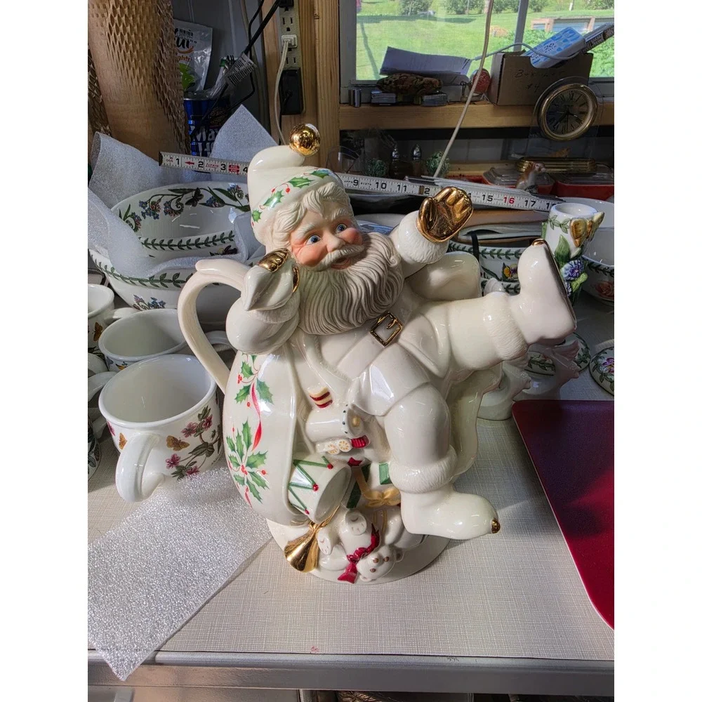 Lenox Holiday Santa Collection Teapot Ivory Porcelain Gold Trim 6047484